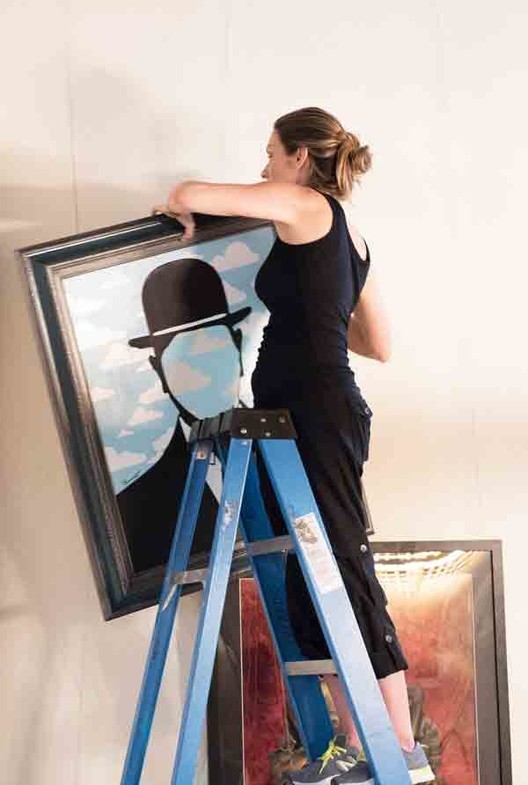 Picture Hanging Systems for Art Gallery Displays